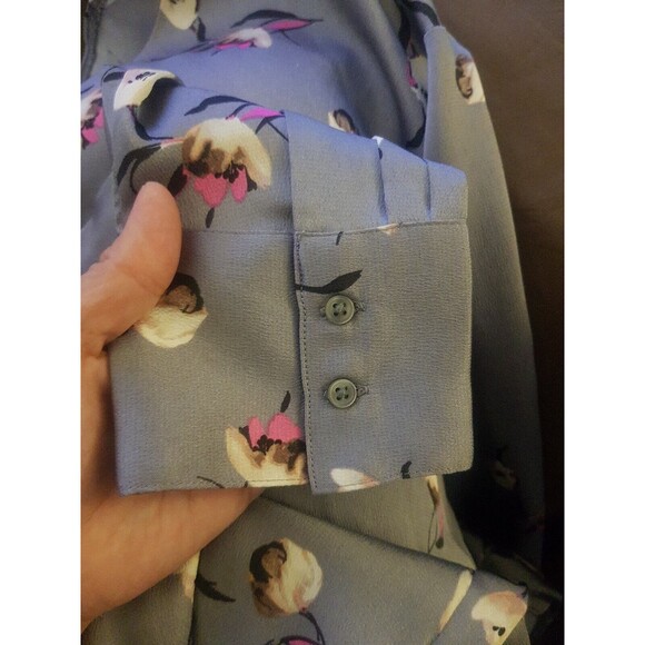 Banana Republic Womens Blouse Pleated V Neckline Floral Top Size Medium Button - Picture 7 of 12